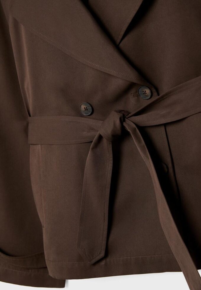 Manteau court fluide avec ceinture