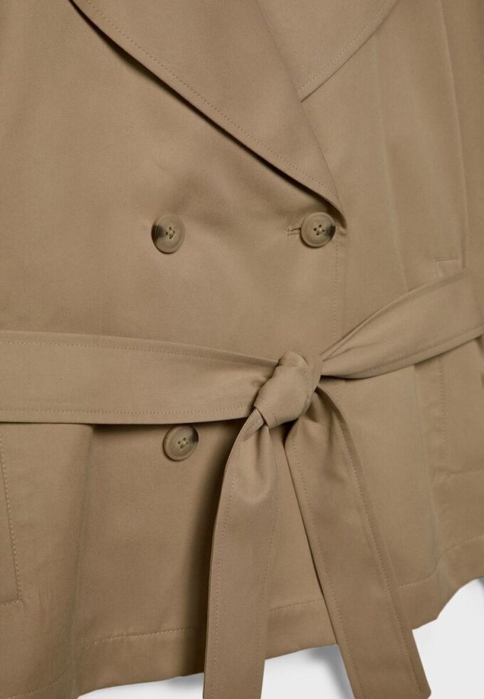 Manteau court fluide avec ceinture
