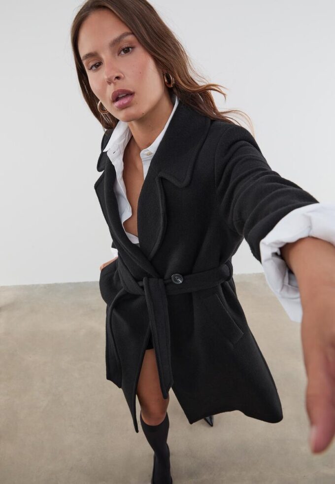 Manteau en feutre avec ceinture Manteau en feutre avec ceinture