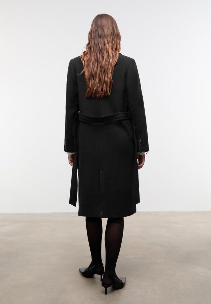 Manteau en feutre avec ceinture Manteau en feutre avec ceinture