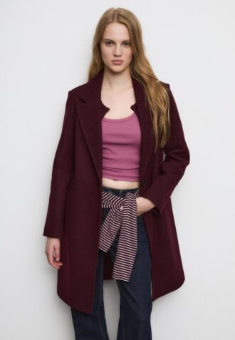 Manteau mi-long boutonné au toucher doux