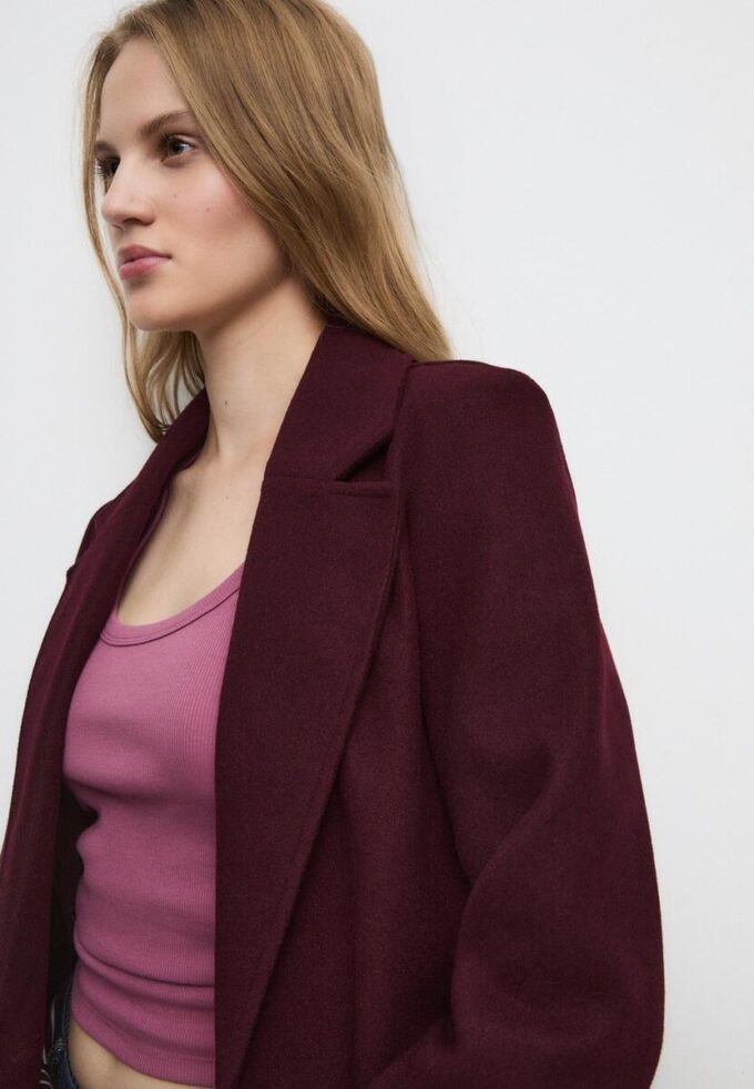 Manteau mi-long boutonné au toucher doux