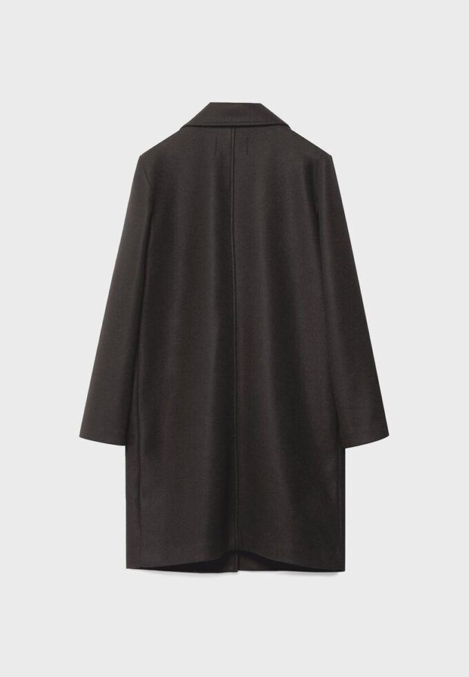 Manteau mi-long boutonné au toucher doux
