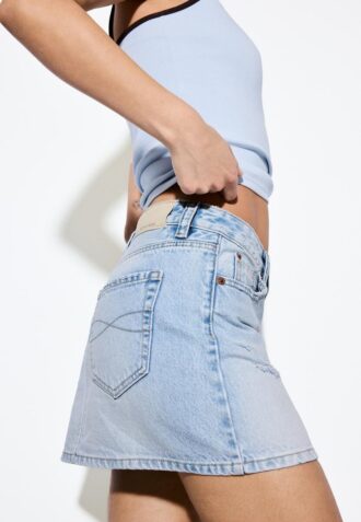 Mini-jupe en denim D60