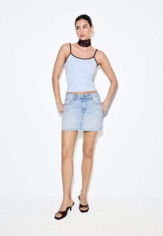 Mini-jupe en denim D60