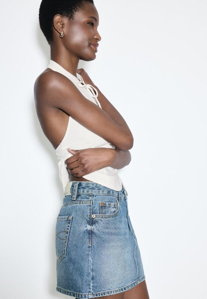 Mini-jupe en denim D60