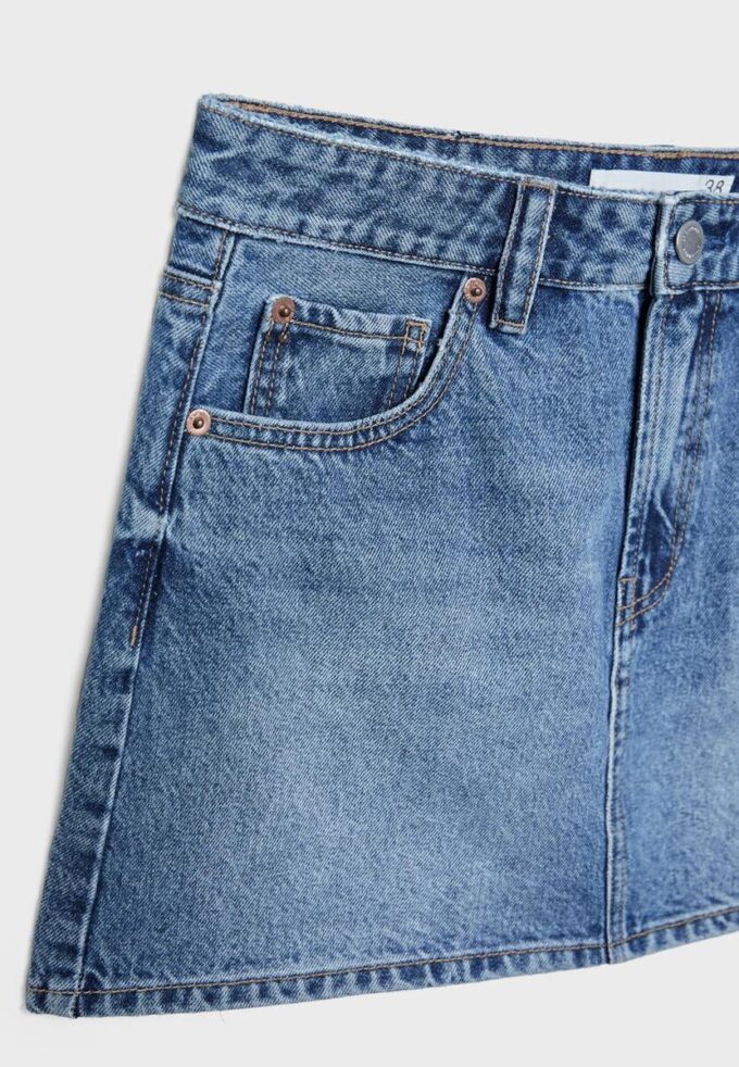 Mini-jupe en denim D60