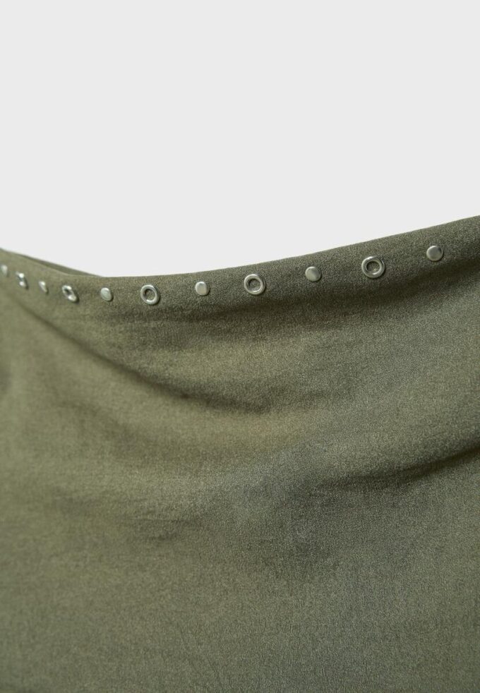 Mini-robe asymétrique à clous