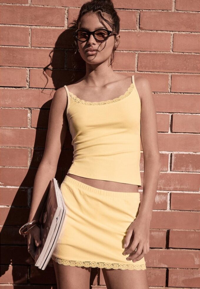 Mini-Skort à bordure en dentelle Mini-Skort à bordure en dentelle