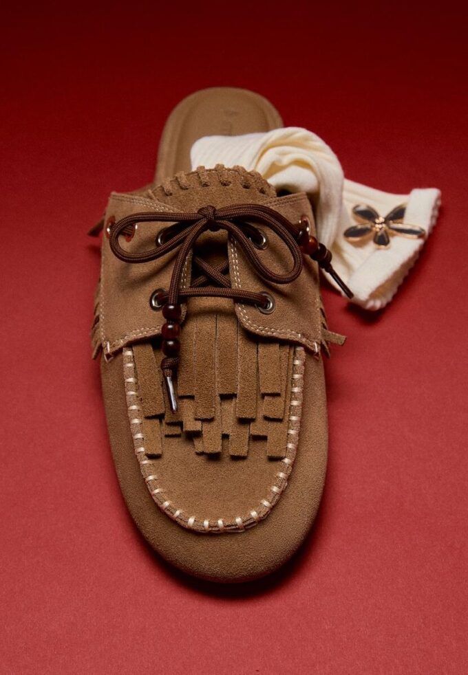 Mocassins en cuir sans talon avec breloques