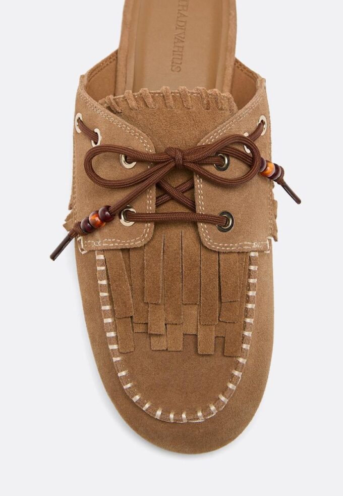 Mocassins en cuir sans talon avec breloques