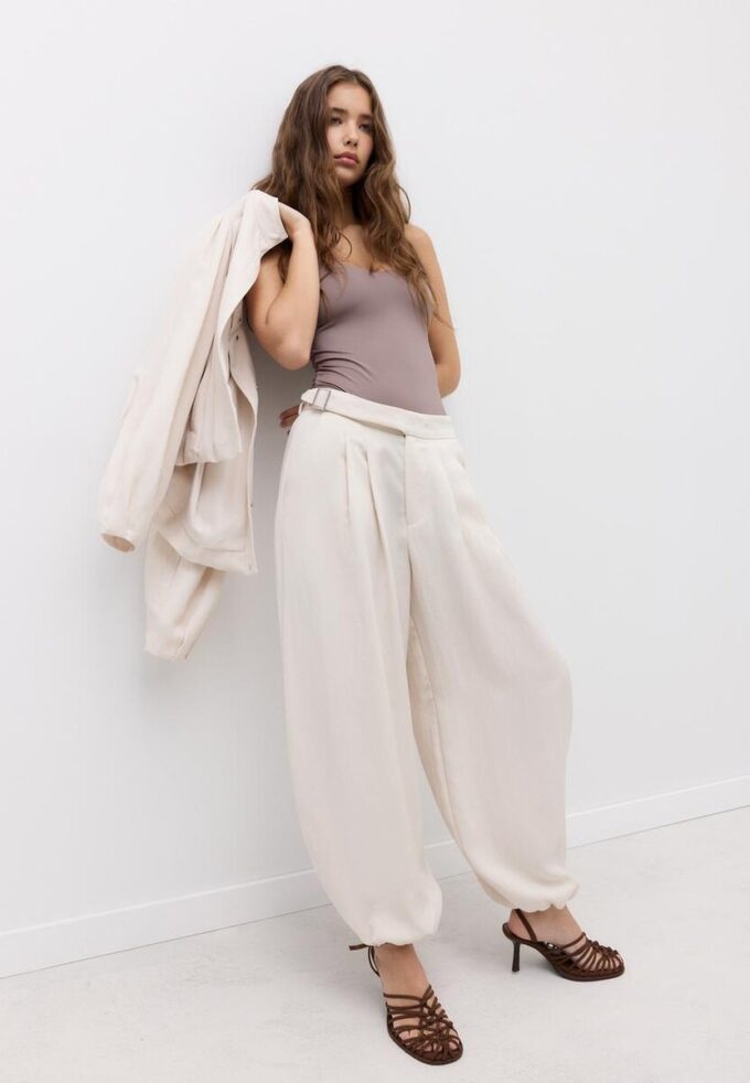 Pantalon bouffant à boucle