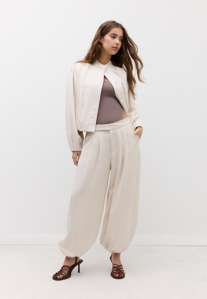 Pantalon bouffant à boucle