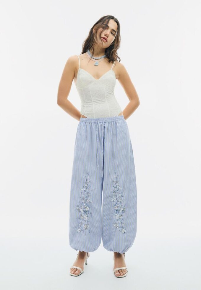 Pantalon bouffant brodé Pantalon bouffant brodé