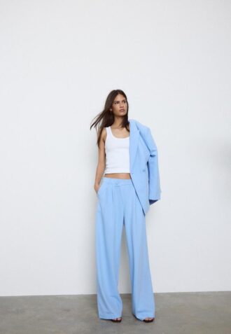 Pantalon chic décontracté à rayures avec ceinture croisée