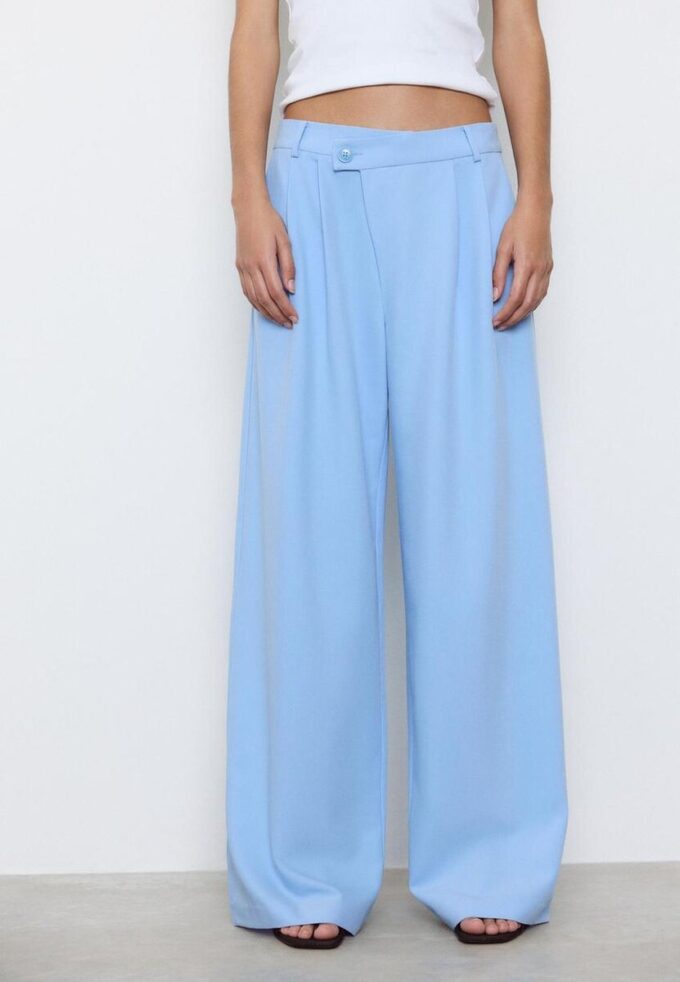 Pantalon chic décontracté à rayures avec ceinture croisée