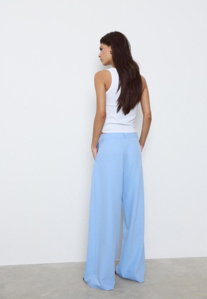 Pantalon chic décontracté à rayures avec ceinture croisée