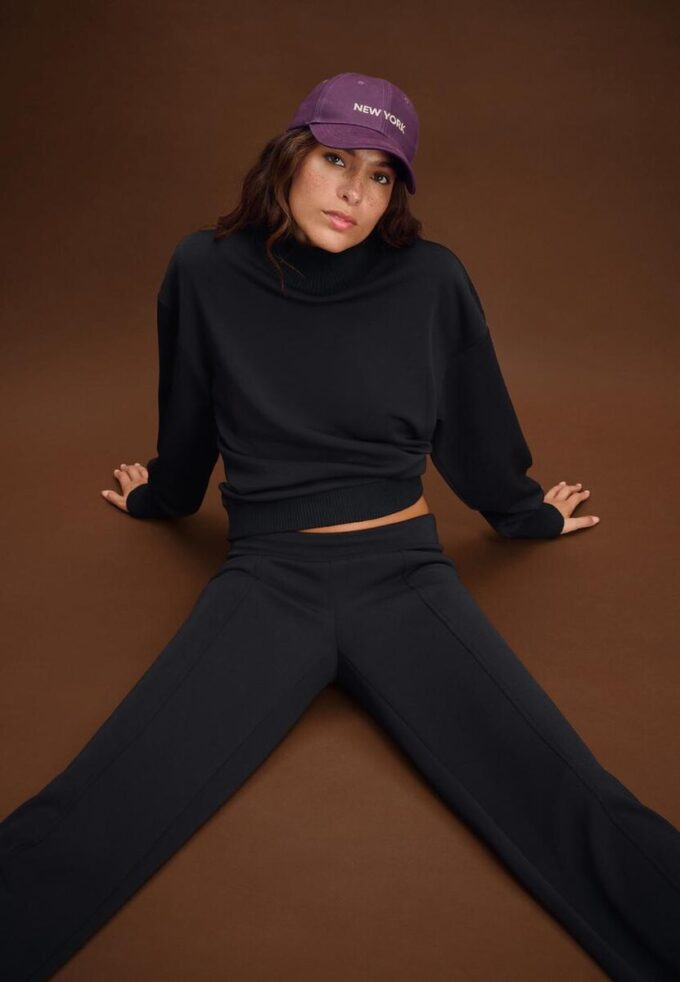 Pantalon de jogging droit au toucher doux avec détails de plis creux Pantalon de jogging droit au toucher doux avec détails de plis creux