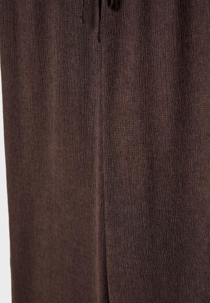 Pantalon droit à effet froissé