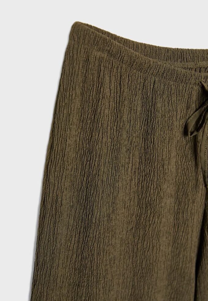 Pantalon droit à effet froissé