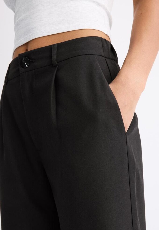 Pantalon droit élégant