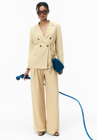 Pantalon en satin avec détail chaîne