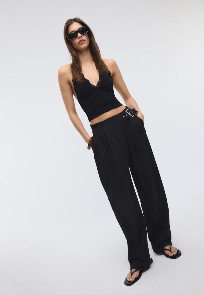 Pantalon fluide avec boucle Pantalon fluide avec boucle