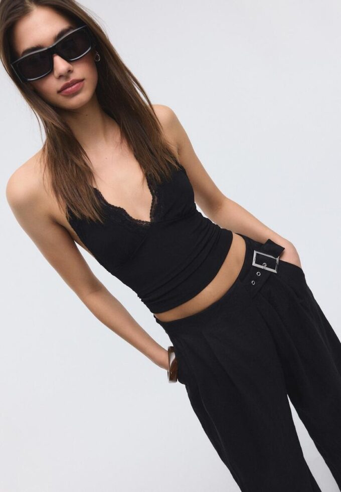 Pantalon fluide avec boucle Pantalon fluide avec boucle