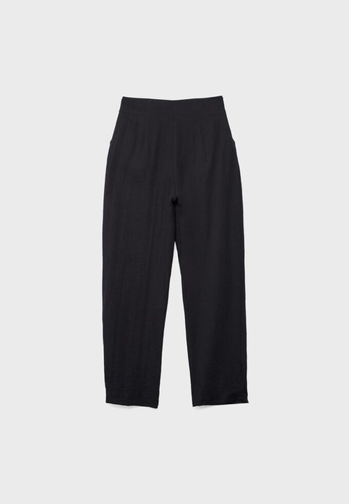Pantalon fluide avec boucle Pantalon fluide avec boucle