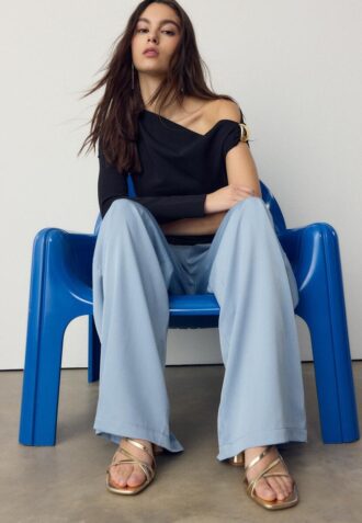 Pantalon fluide à effet froissé avec ceinture