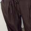 Pantalon fluide à effet froissé avec ceinture