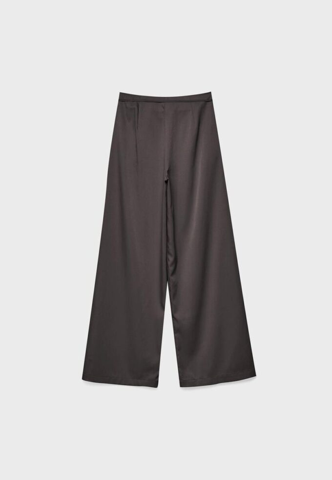 Pantalon fluide à effet froissé avec ceinture