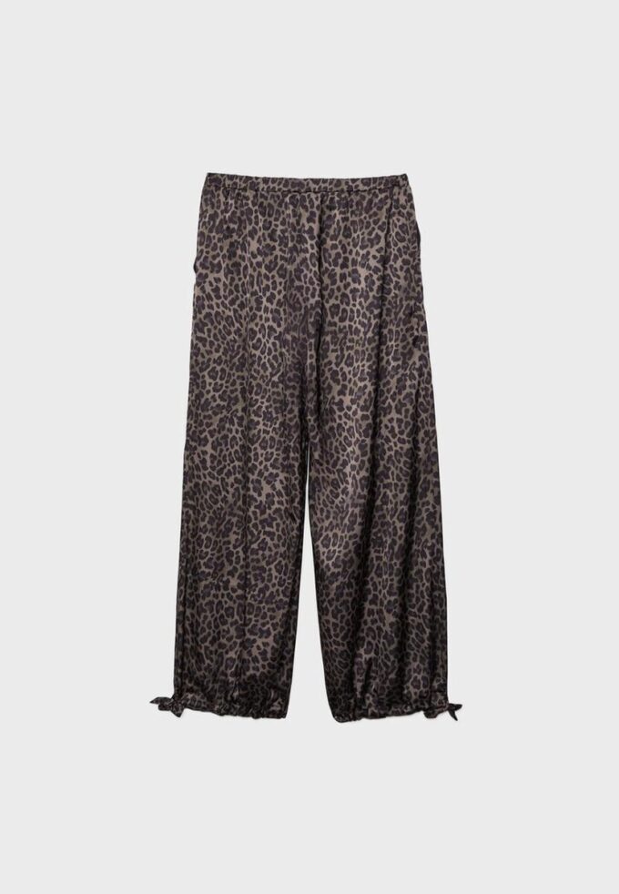 Pantalon fluide en satin imprimé