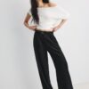 Pantalon à jambes larges avec détail boucle