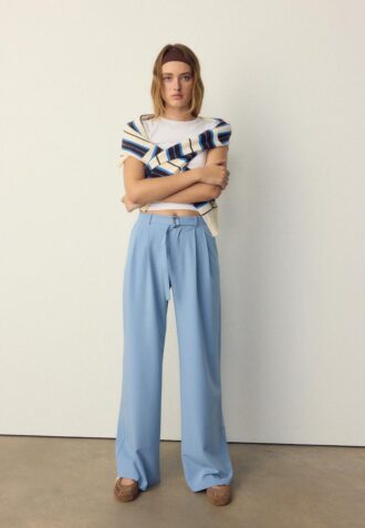 Pantalon à jambes larges avec détail boucle