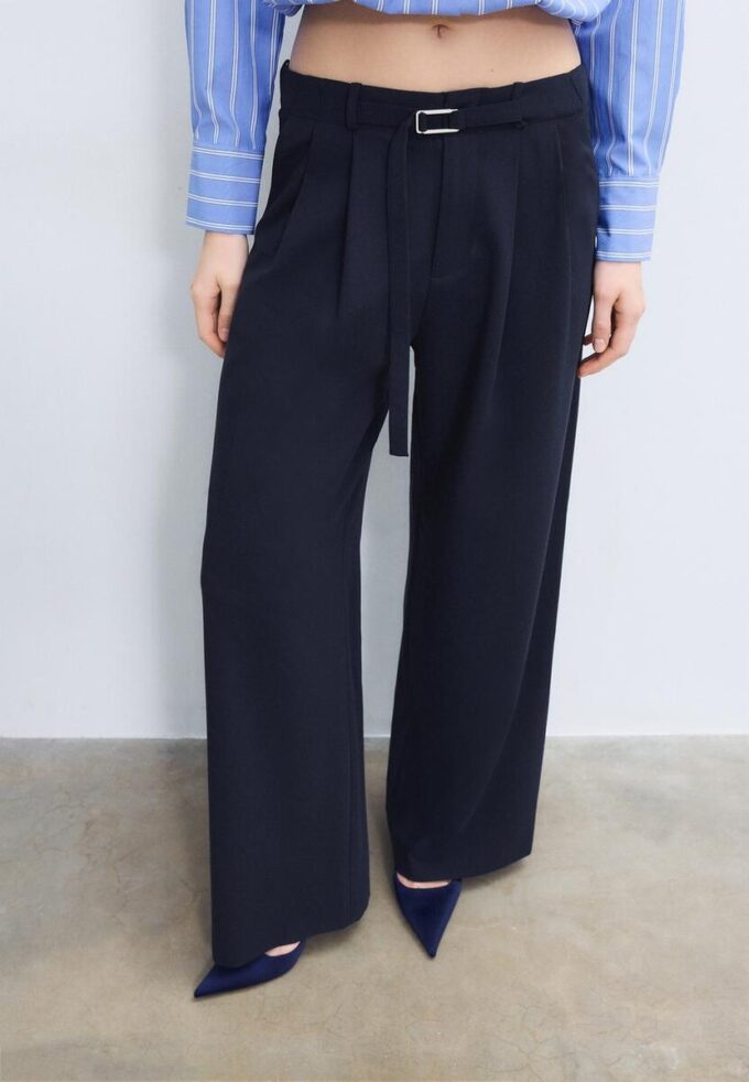 Pantalon à jambes larges avec détail boucle