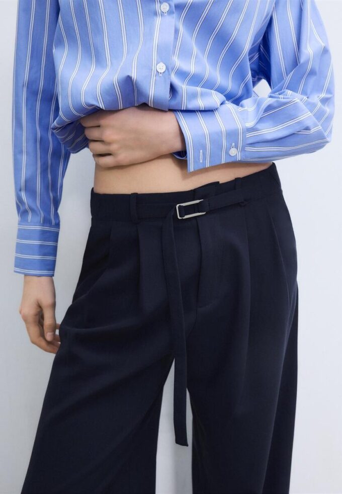 Pantalon à jambes larges avec détail boucle