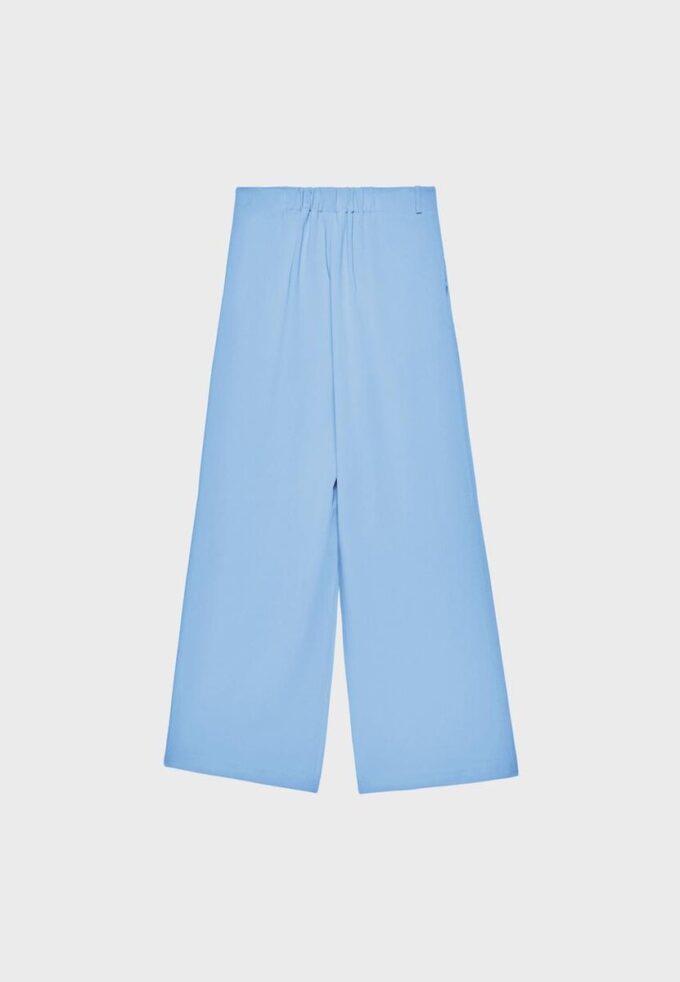 Pantalon à jambes larges avec détail boucle