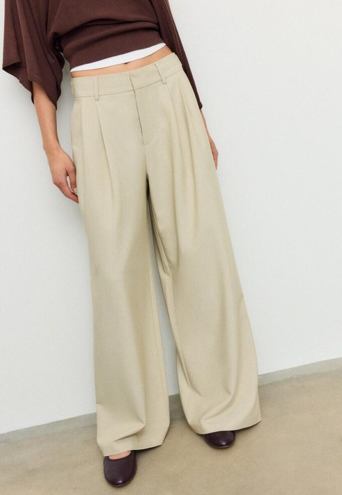 Pantalon à jambes très larges et taille ajustable