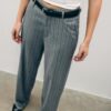 Pantalon élégant à jambes droites fluides avec ceinture