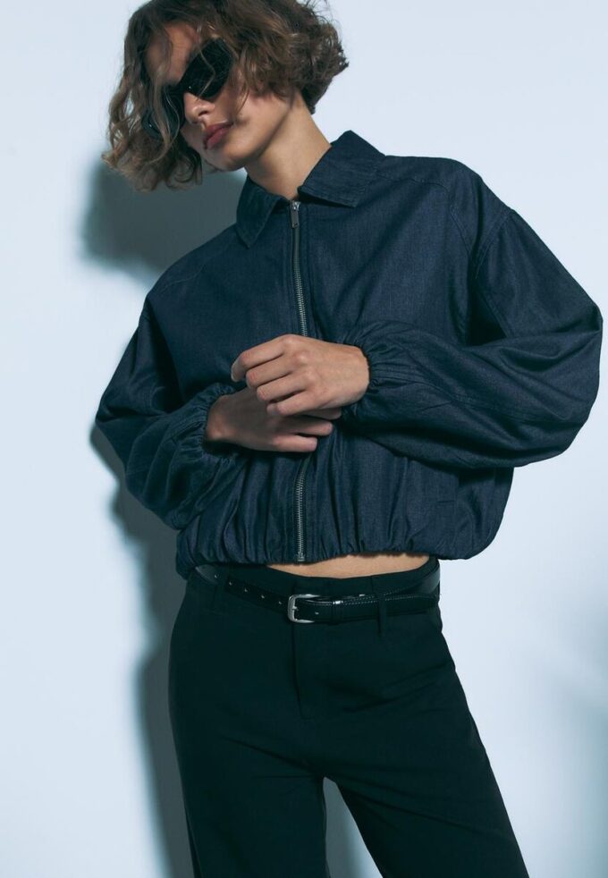 Pantalon élégant à jambes droites fluides avec ceinture