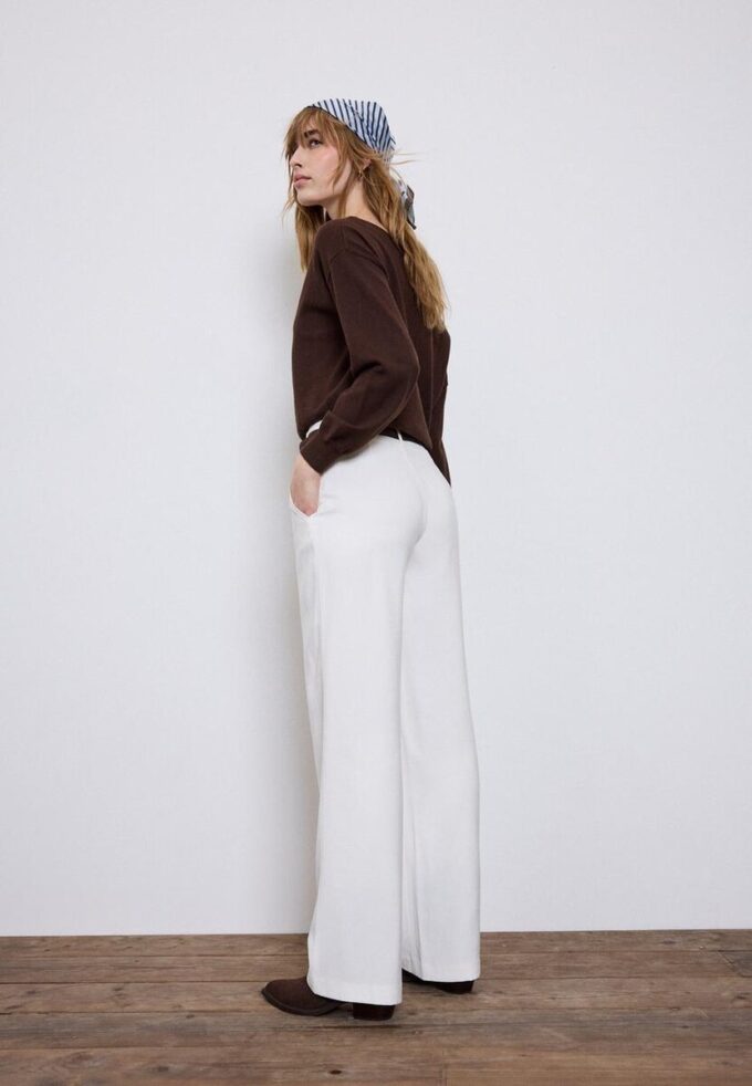 Pantalon élégant à jambes droites fluides avec ceinture