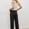Pantalon élégant à jambes droites fluides avec ceinture