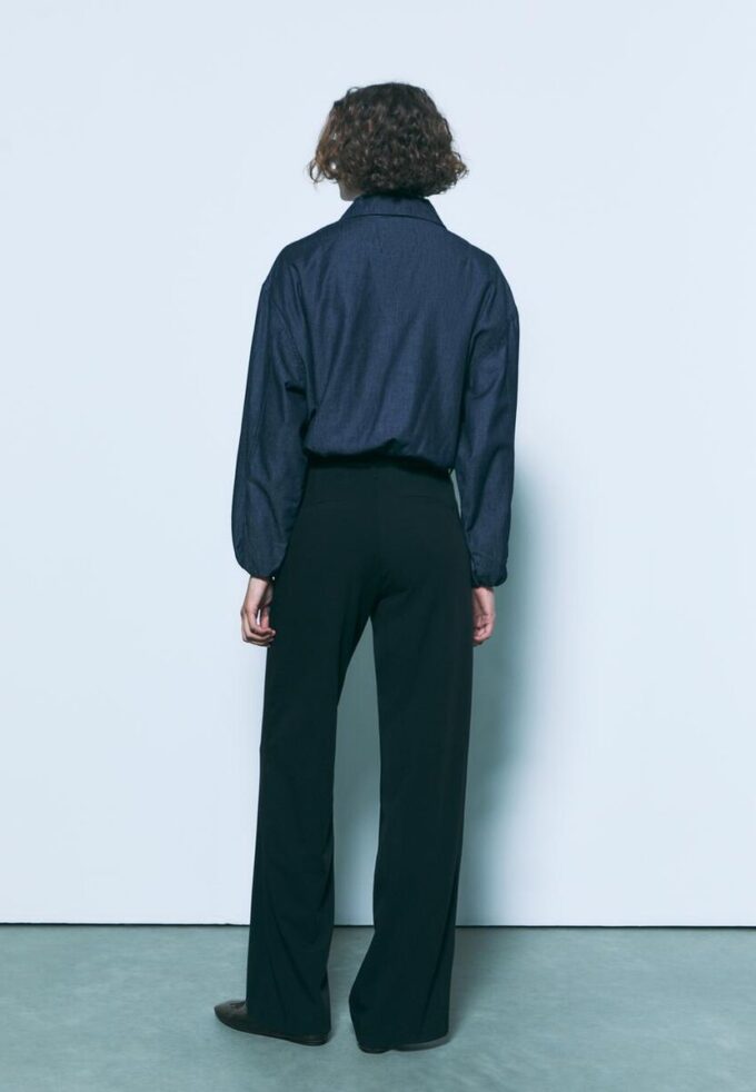 Pantalon élégant à jambes droites fluides avec ceinture