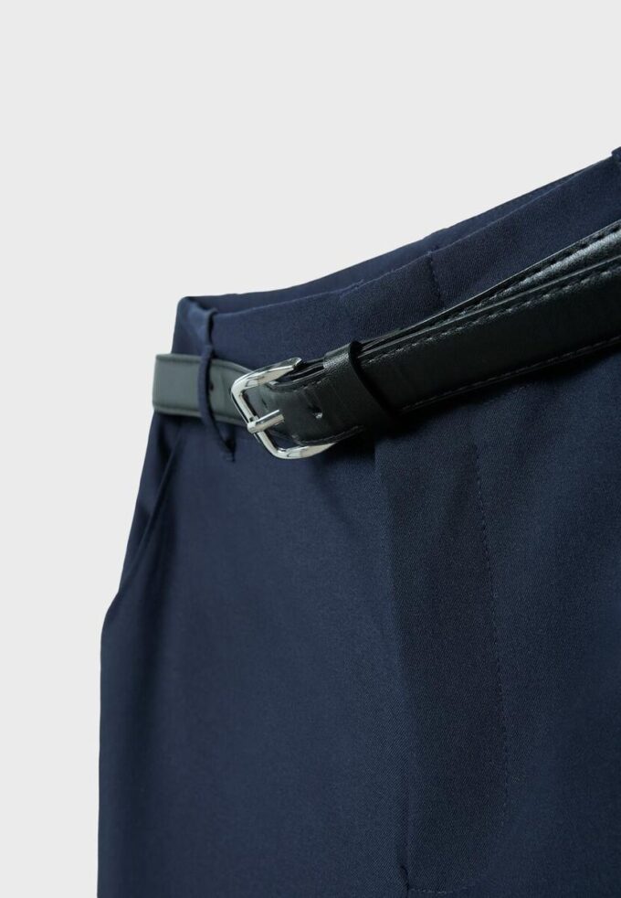 Pantalon élégant à jambes droites fluides avec ceinture