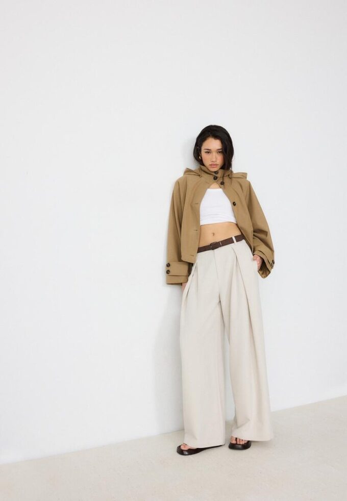 Pantalon à pinces Maxi avec ceinture