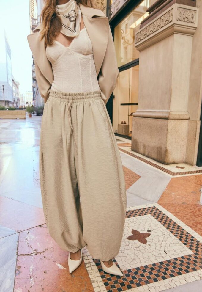 Pantalon sarouel clouté