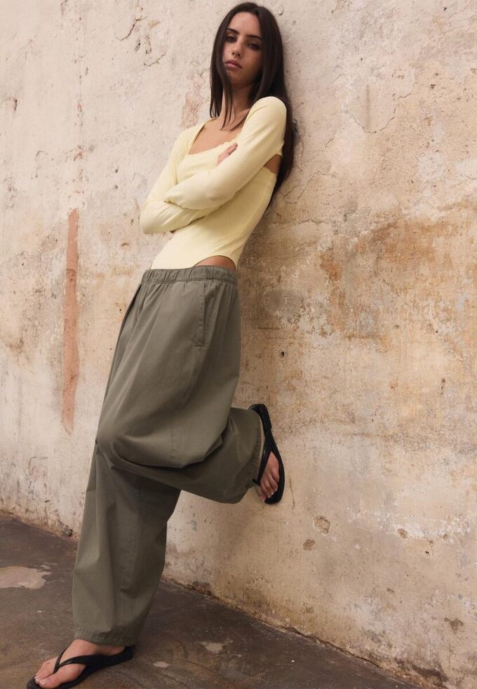 Pantalons baril en popeline avec cordons Pantalons baril en popeline avec cordons