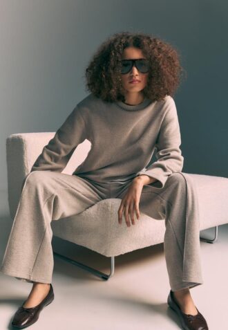 Pantalons en maille avec détails de coutures