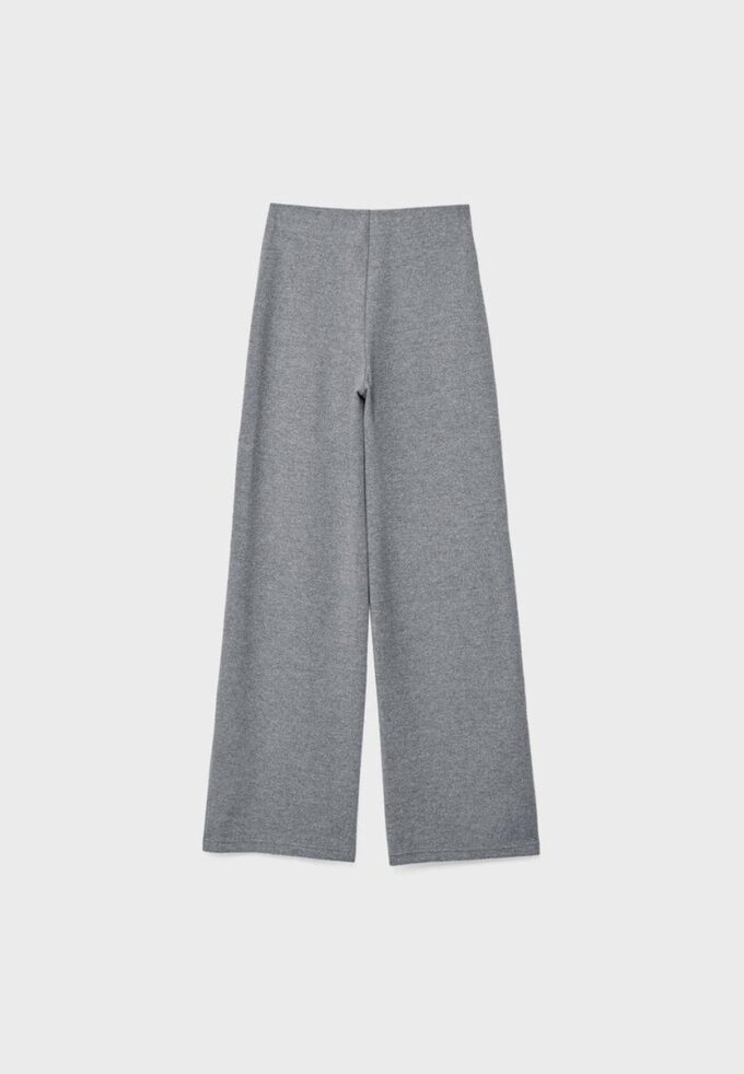 Pantalons en maille avec détails de coutures Pantalons en maille avec détails de coutures